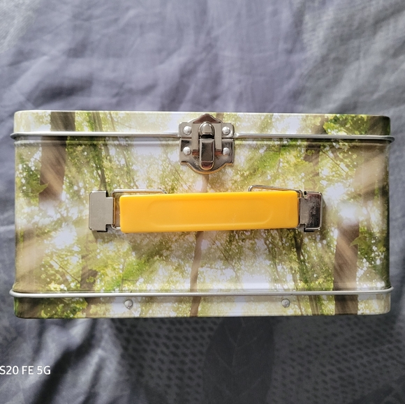 ⭐️Once Upon a Time Tin Lunch Box⭐️ - Picture 2 of 4